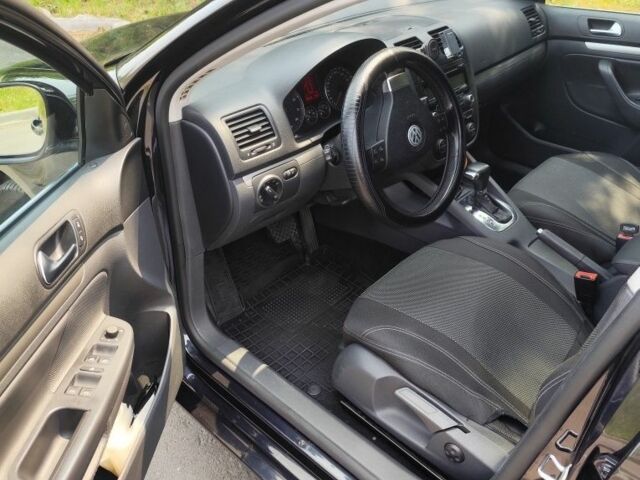 Черный Фольксваген Гольф, объемом двигателя 0 л и пробегом 216 тыс. км за 7500 $, фото 3 на Automoto.ua