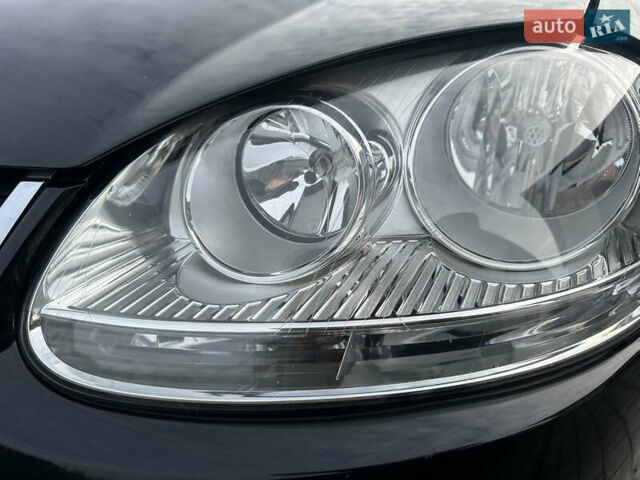 Черный Фольксваген Гольф, объемом двигателя 1.4 л и пробегом 260 тыс. км за 4350 $, фото 8 на Automoto.ua