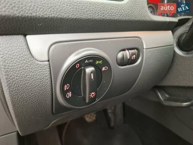 Черный Фольксваген Гольф, объемом двигателя 1.4 л и пробегом 223 тыс. км за 7350 $, фото 46 на Automoto.ua