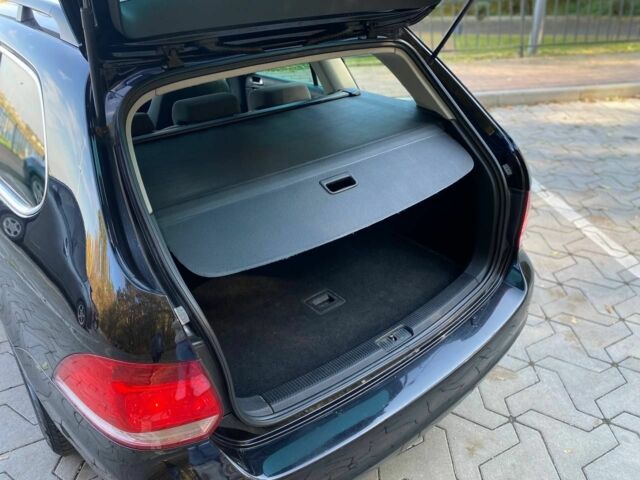 Черный Фольксваген Гольф, объемом двигателя 1.4 л и пробегом 312 тыс. км за 5000 $, фото 2 на Automoto.ua