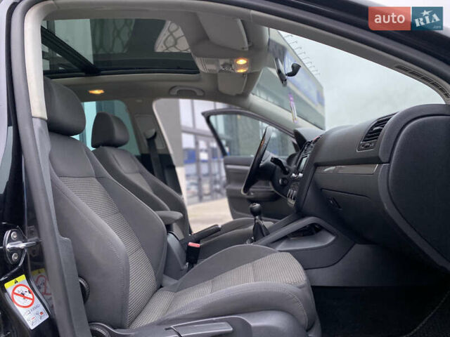 Черный Фольксваген Гольф, объемом двигателя 1.39 л и пробегом 312 тыс. км за 4899 $, фото 35 на Automoto.ua