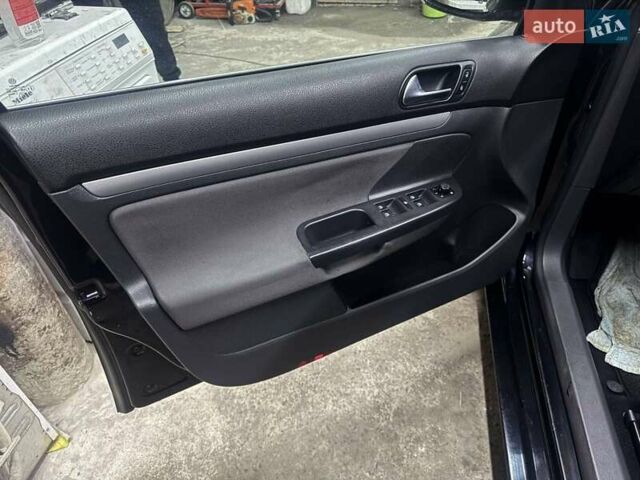 Черный Фольксваген Гольф, объемом двигателя 1.4 л и пробегом 231 тыс. км за 5950 $, фото 4 на Automoto.ua