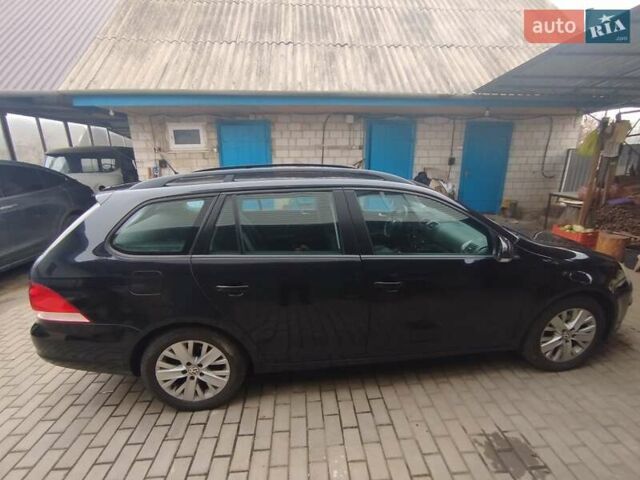 Черный Фольксваген Гольф, объемом двигателя 1.6 л и пробегом 214 тыс. км за 6600 $, фото 1 на Automoto.ua