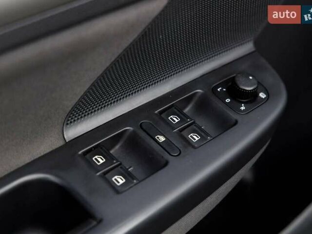 Черный Фольксваген Гольф, объемом двигателя 1.4 л и пробегом 173 тыс. км за 6700 $, фото 18 на Automoto.ua