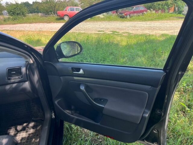 Черный Фольксваген Гольф, объемом двигателя 1.9 л и пробегом 275 тыс. км за 5500 $, фото 16 на Automoto.ua