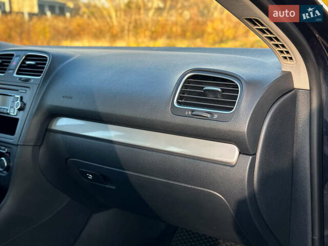 Фольксваген Гольф 2009 у Сумах на Automoto.ua Чорний Фольксваген Гольф, об'ємом двигуна 1.6 л та пробігом 238 тис. км за 6800 $, фото 45 на Automoto.ua