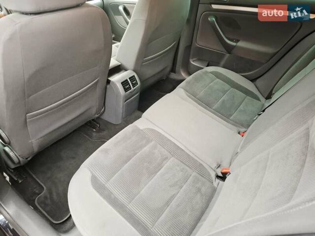 Черный Фольксваген Гольф, объемом двигателя 1.4 л и пробегом 223 тыс. км за 7350 $, фото 25 на Automoto.ua