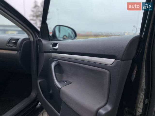 Черный Фольксваген Гольф, объемом двигателя 1.39 л и пробегом 312 тыс. км за 4899 $, фото 31 на Automoto.ua