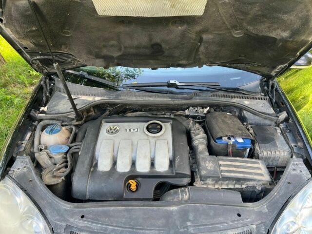 Черный Фольксваген Гольф, объемом двигателя 1.9 л и пробегом 275 тыс. км за 5500 $, фото 7 на Automoto.ua