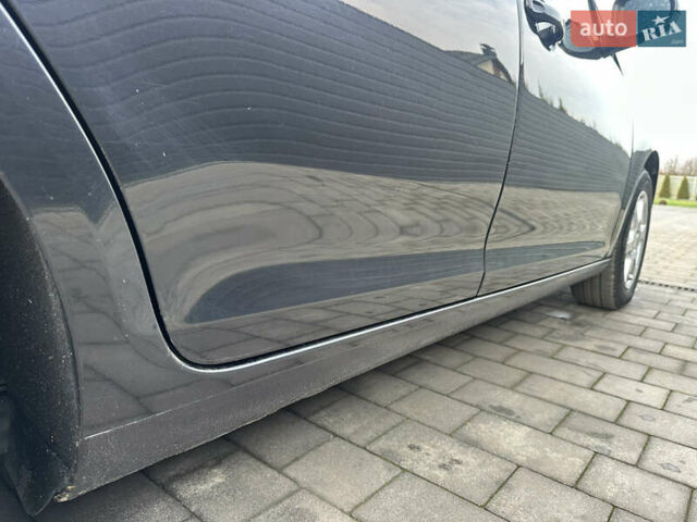 Черный Фольксваген Гольф, объемом двигателя 1.4 л и пробегом 260 тыс. км за 4350 $, фото 6 на Automoto.ua