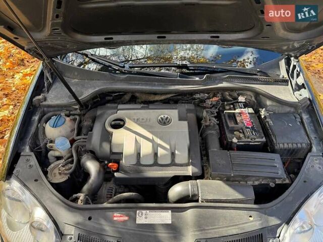 Черный Фольксваген Гольф, объемом двигателя 1.9 л и пробегом 293 тыс. км за 6000 $, фото 51 на Automoto.ua