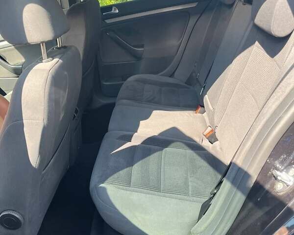 Черный Фольксваген Гольф, объемом двигателя 1.39 л и пробегом 260 тыс. км за 6500 $, фото 12 на Automoto.ua