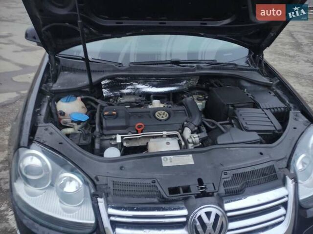 Черный Фольксваген Гольф, объемом двигателя 1.4 л и пробегом 207 тыс. км за 6600 $, фото 36 на Automoto.ua