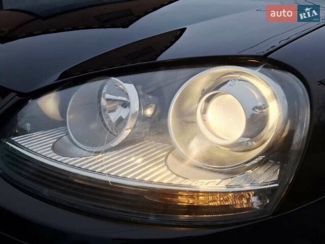 Черный Фольксваген Гольф, объемом двигателя 1.4 л и пробегом 223 тыс. км за 7350 $, фото 62 на Automoto.ua