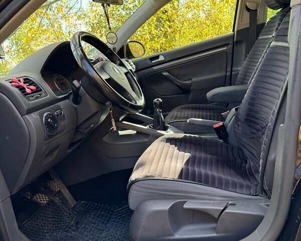 Черный Фольксваген Гольф, объемом двигателя 1.9 л и пробегом 293 тыс. км за 6000 $, фото 31 на Automoto.ua