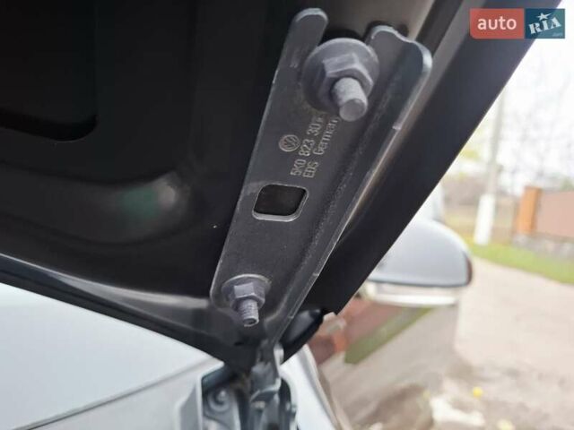 Черный Фольксваген Гольф, объемом двигателя 1.4 л и пробегом 223 тыс. км за 7350 $, фото 61 на Automoto.ua