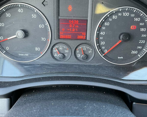 Чорний Фольксваген Гольф, об'ємом двигуна 1.6 л та пробігом 267 тис. км за 7500 $, фото 13 на Automoto.ua