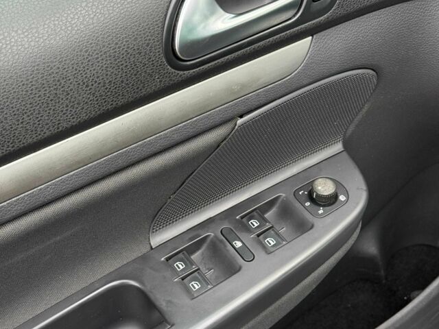 Чорний Фольксваген Гольф, об'ємом двигуна 1.4 л та пробігом 231 тис. км за 7500 $, фото 8 на Automoto.ua