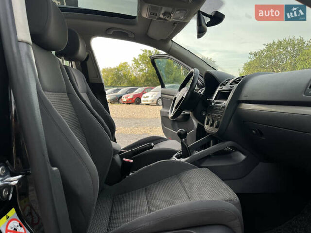 Черный Фольксваген Гольф, объемом двигателя 1.4 л и пробегом 215 тыс. км за 7100 $, фото 18 на Automoto.ua