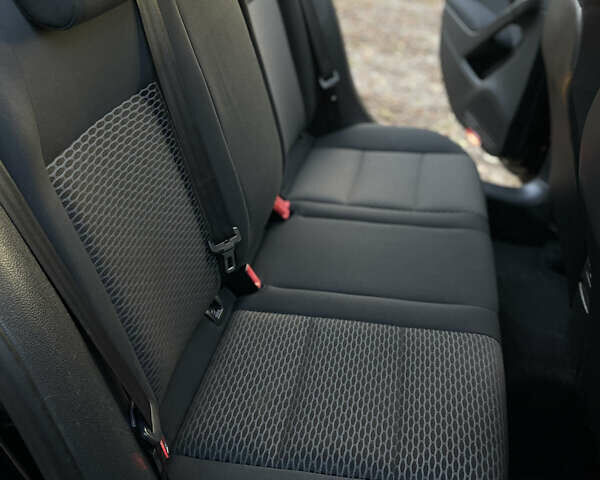 Черный Фольксваген Гольф, объемом двигателя 1.39 л и пробегом 290 тыс. км за 8200 $, фото 9 на Automoto.ua