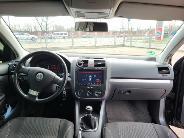 Черный Фольксваген Гольф, объемом двигателя 1.4 л и пробегом 199 тыс. км за 7000 $, фото 6 на Automoto.ua