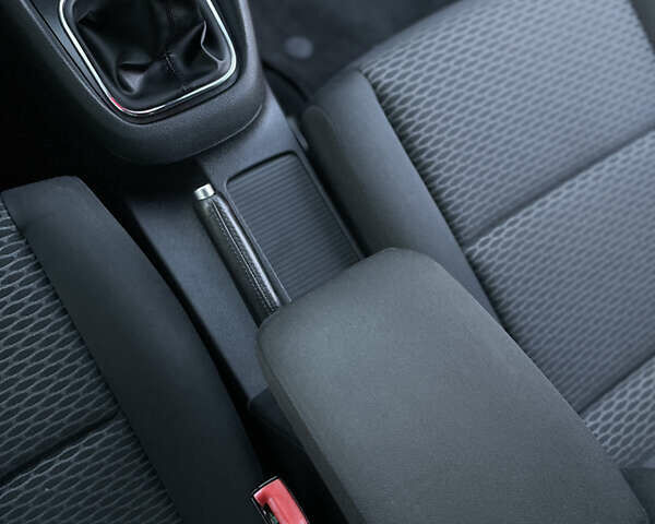 Черный Фольксваген Гольф, объемом двигателя 1.39 л и пробегом 290 тыс. км за 8200 $, фото 11 на Automoto.ua