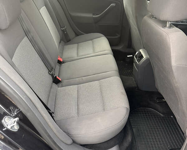 Черный Фольксваген Гольф, объемом двигателя 1.4 л и пробегом 260 тыс. км за 4350 $, фото 10 на Automoto.ua