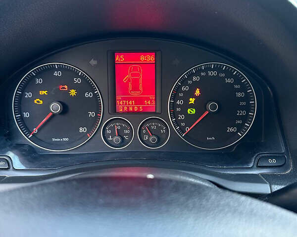 Черный Фольксваген Гольф, объемом двигателя 1.4 л и пробегом 148 тыс. км за 7800 $, фото 17 на Automoto.ua