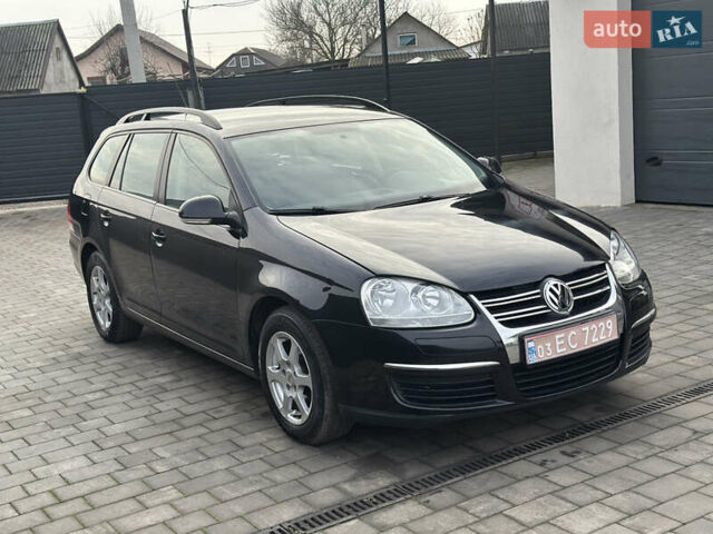 Черный Фольксваген Гольф, объемом двигателя 1.4 л и пробегом 260 тыс. км за 4350 $, фото 2 на Automoto.ua