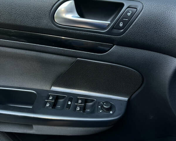 Чорний Фольксваген Гольф, об'ємом двигуна 1.97 л та пробігом 330 тис. км за 9499 $, фото 11 на Automoto.ua