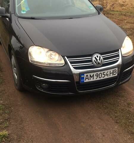 Черный Фольксваген Гольф, объемом двигателя 1.4 л и пробегом 190 тыс. км за 6450 $, фото 4 на Automoto.ua
