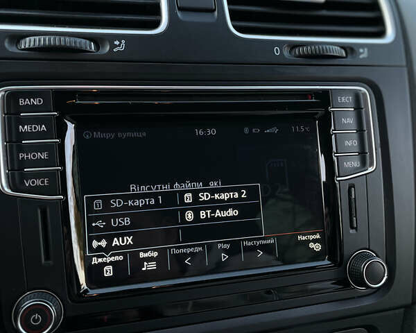 Черный Фольксваген Гольф, объемом двигателя 1.39 л и пробегом 290 тыс. км за 8200 $, фото 16 на Automoto.ua