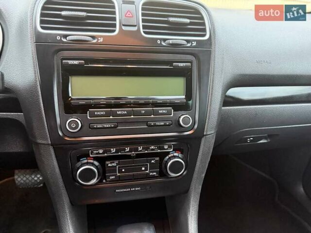 Черный Фольксваген Гольф, объемом двигателя 1.4 л и пробегом 213 тыс. км за 7850 $, фото 13 на Automoto.ua