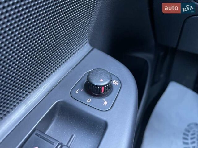 Чорний Фольксваген Гольф, об'ємом двигуна 1.6 л та пробігом 209 тис. км за 9500 $, фото 10 на Automoto.ua