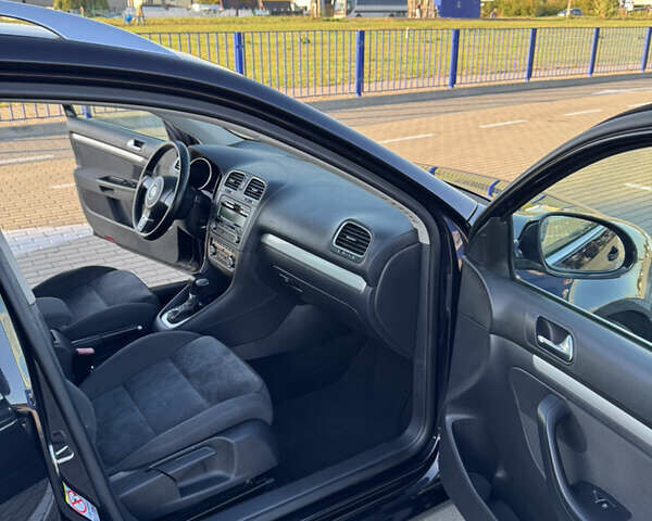 Черный Фольксваген Гольф, объемом двигателя 1.4 л и пробегом 239 тыс. км за 7150 $, фото 20 на Automoto.ua