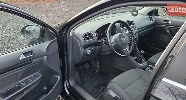 Черный Фольксваген Гольф, объемом двигателя 1.6 л и пробегом 183 тыс. км за 6100 $, фото 12 на Automoto.ua