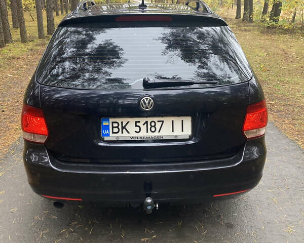Черный Фольксваген Гольф, объемом двигателя 1.6 л и пробегом 269 тыс. км за 6600 $, фото 5 на Automoto.ua