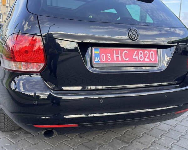 Черный Фольксваген Гольф, объемом двигателя 1.6 л и пробегом 235 тыс. км за 8800 $, фото 25 на Automoto.ua
