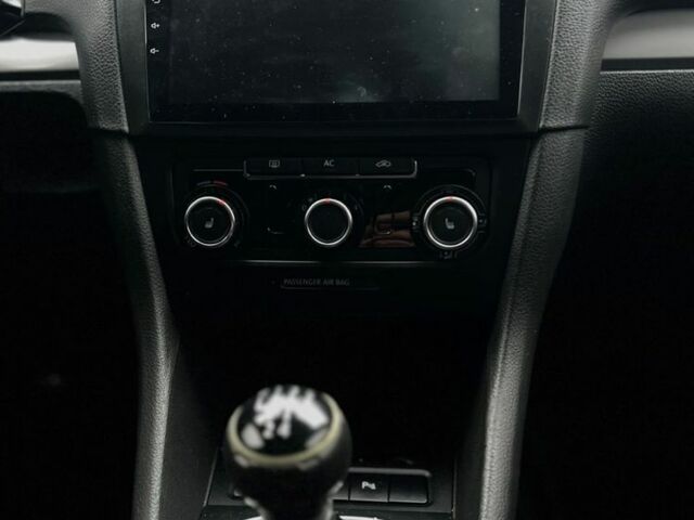 Фольксваген Гольф 2010 в Виннице на Automoto.ua Черный Фольксваген Гольф, объемом двигателя 1.6 л и пробегом 257 тыс. км за 6000 $, фото 17 на Automoto.ua