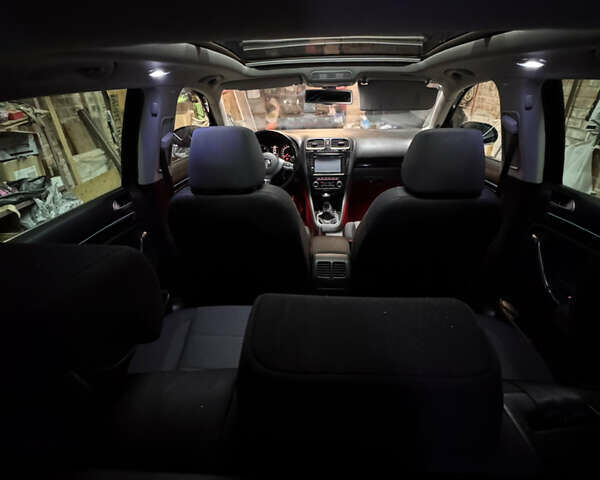 Черный Фольксваген Гольф, объемом двигателя 1.6 л и пробегом 235 тыс. км за 8800 $, фото 3 на Automoto.ua