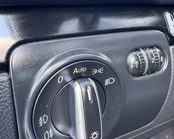 Черный Фольксваген Гольф, объемом двигателя 1.6 л и пробегом 235 тыс. км за 8800 $, фото 38 на Automoto.ua