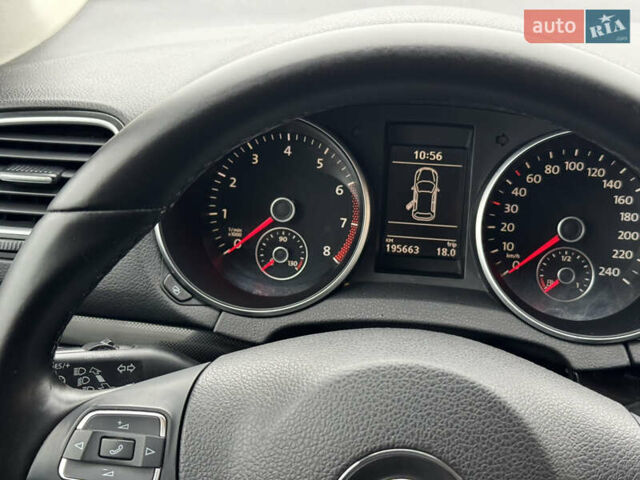 Черный Фольксваген Гольф, объемом двигателя 1.4 л и пробегом 195 тыс. км за 7800 $, фото 22 на Automoto.ua