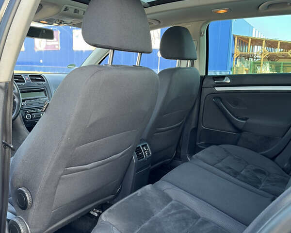 Черный Фольксваген Гольф, объемом двигателя 1.4 л и пробегом 239 тыс. км за 7150 $, фото 24 на Automoto.ua