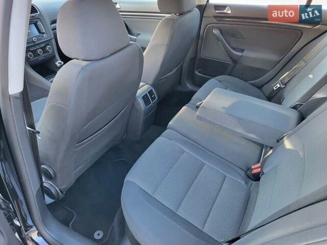 Черный Фольксваген Гольф, объемом двигателя 1.4 л и пробегом 199 тыс. км за 8000 $, фото 18 на Automoto.ua