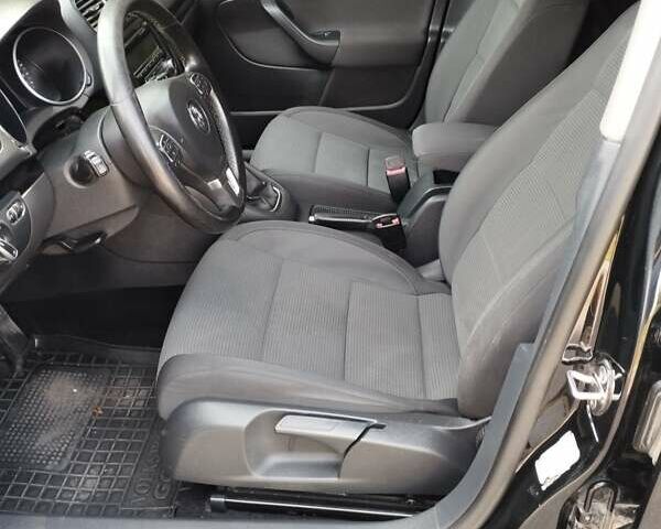 Черный Фольксваген Гольф, объемом двигателя 1.6 л и пробегом 254 тыс. км за 8000 $, фото 19 на Automoto.ua