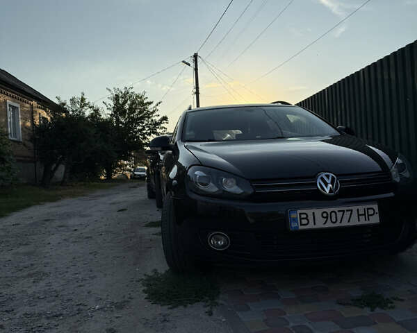 Черный Фольксваген Гольф, объемом двигателя 1.6 л и пробегом 300 тыс. км за 8200 $, фото 1 на Automoto.ua