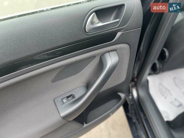 Чорний Фольксваген Гольф, об'ємом двигуна 1.6 л та пробігом 209 тис. км за 9500 $, фото 29 на Automoto.ua