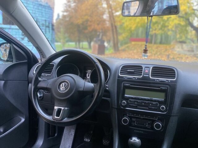 Черный Фольксваген Гольф, объемом двигателя 1.4 л и пробегом 2 тыс. км за 6350 $, фото 6 на Automoto.ua