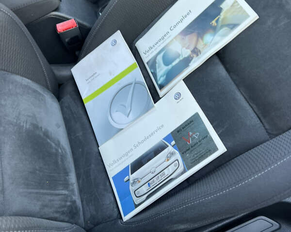 Черный Фольксваген Гольф, объемом двигателя 1.4 л и пробегом 243 тыс. км за 7950 $, фото 20 на Automoto.ua