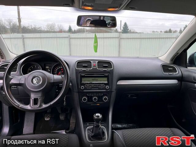 Черный Фольксваген Гольф, объемом двигателя 1.2 л и пробегом 217 тыс. км за 5500 $, фото 4 на Automoto.ua